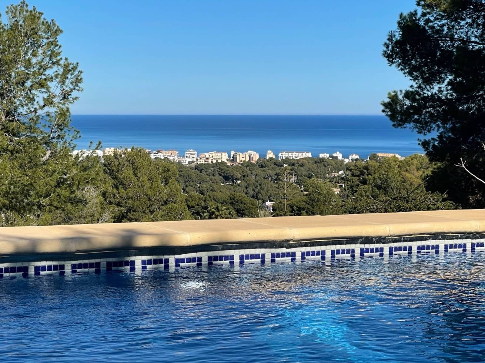 4 Zimmer Villa zu verkaufen in Adsubia mit Pool Garage - 899.000 € (Ref: 9334875)
