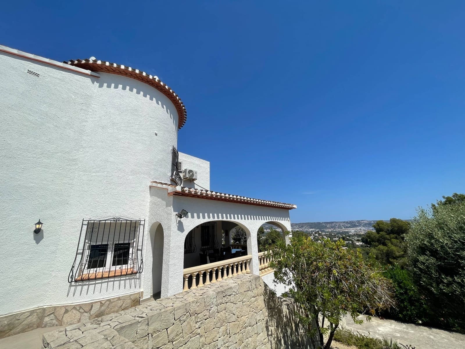 4 Zimmer Villa zu verkaufen in Adsubia mit Pool Garage - 899.000 € (Ref: 9334875)
