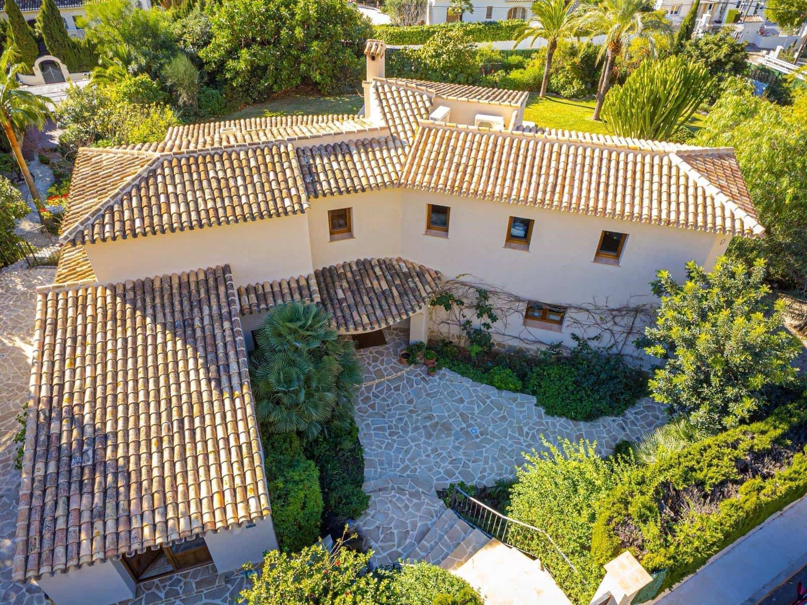 5 bedroom Villa for sale in Javea / Xabia with pool - € 1,495,000 (Ref: 9373800)