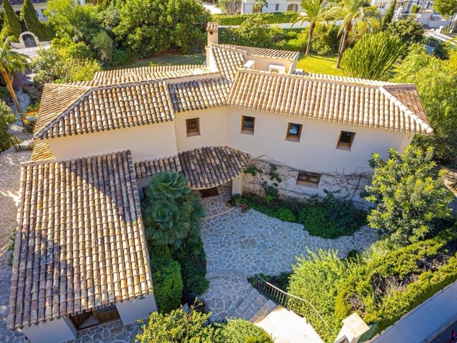 5 bedroom Villa for sale in Montgó - Ermita, Javea / Xàbia with pool - € 1,495,000 (Ref: 9373800)