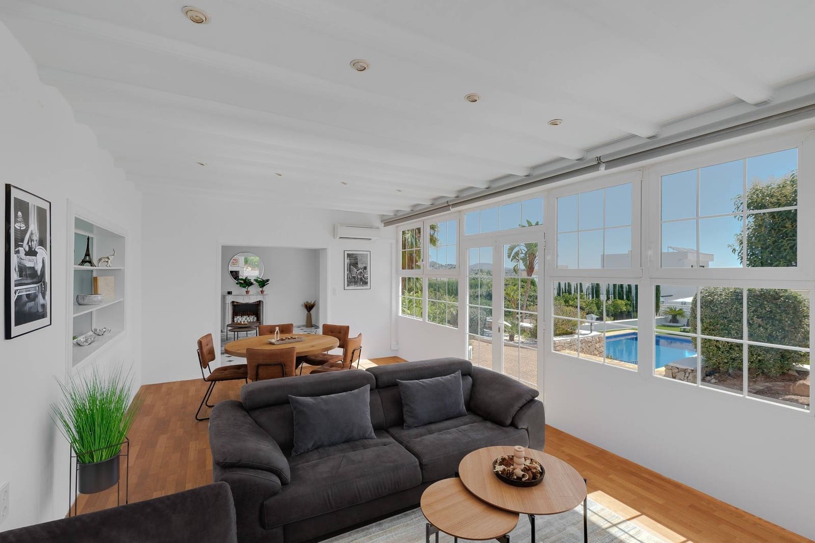 6 makuuhuone Huvila myytävänä paikassa Calpe / Calp mukana 
autotalli - 1 650 000 € (Ref: 9390688)