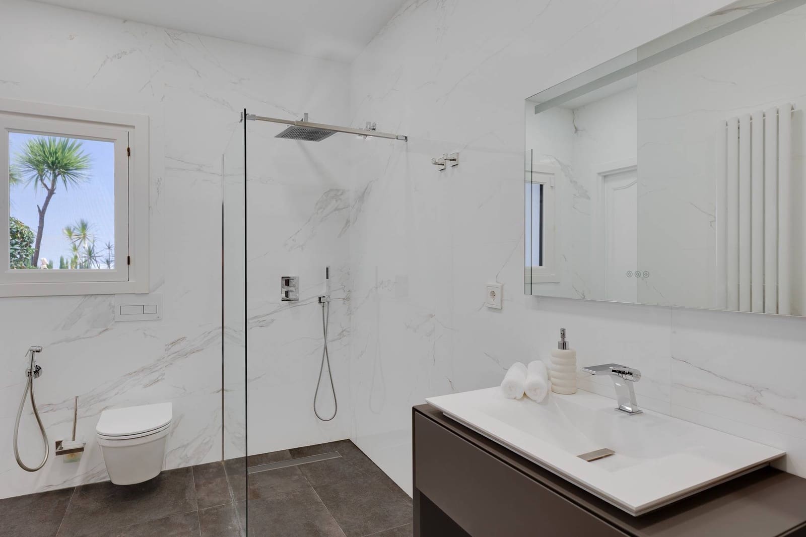 6 quarto Moradia para venda em Calpe / Calp com piscina garagem - 1 650 000 € (Ref: 9390688)