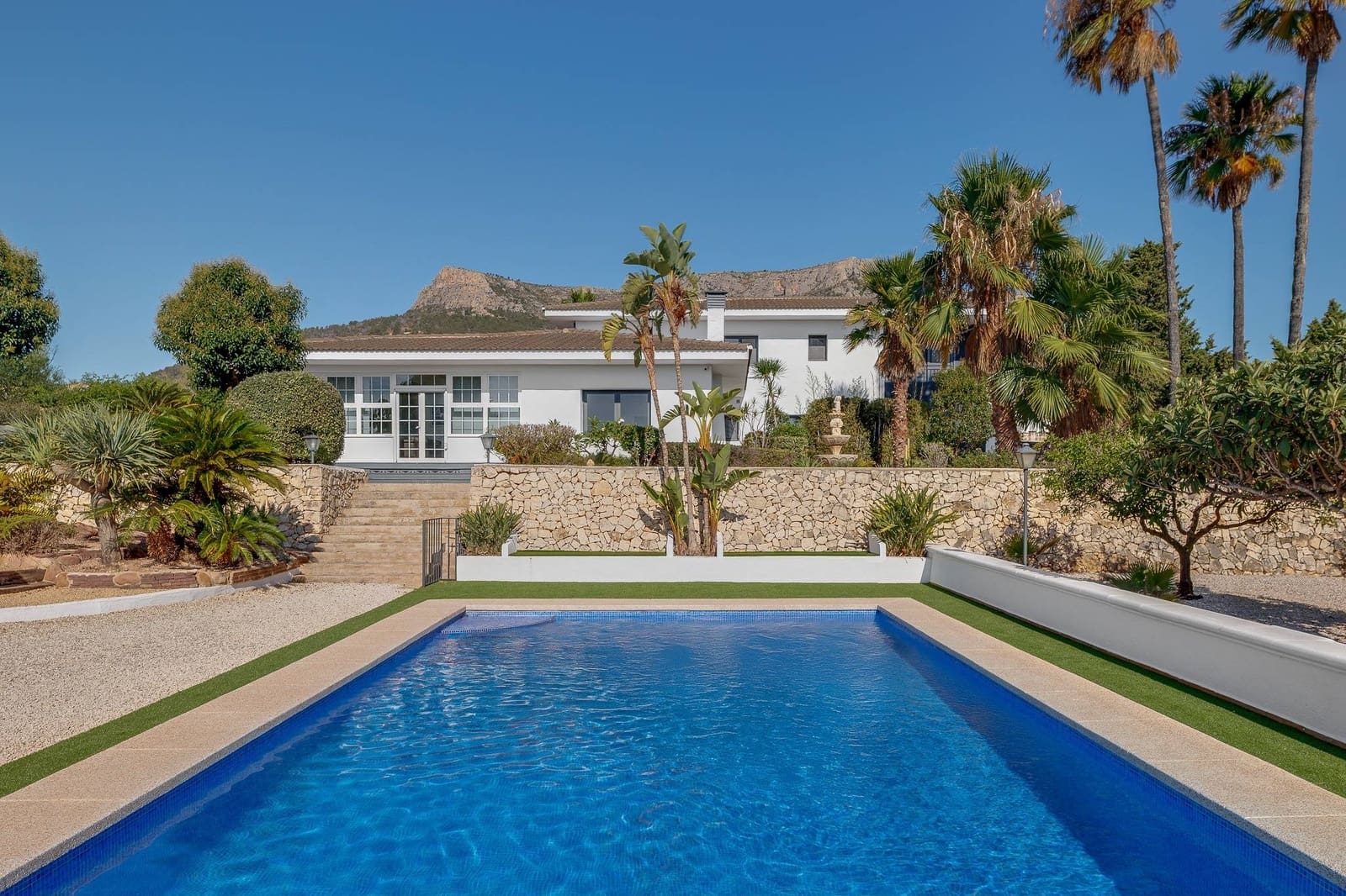 6 quarto Moradia para venda em Calpe / Calp com piscina garagem - 1 650 000 € (Ref: 9390688)