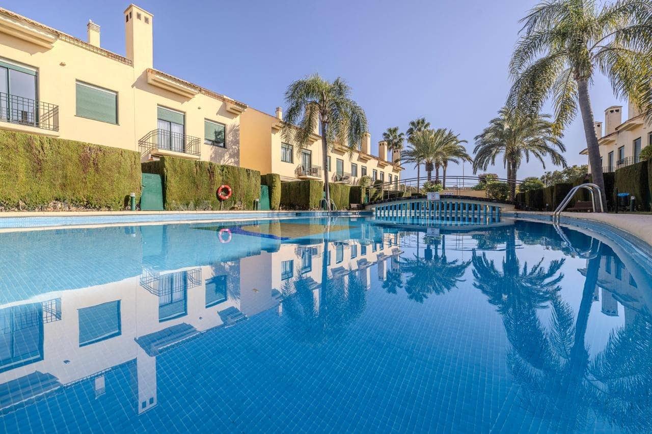 4 sovrum Radhus till salu i Arenal med pool - 595 000 € (Ref: 9390689)