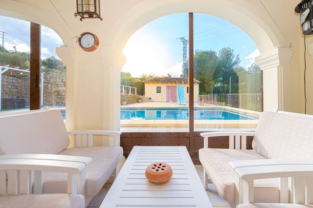 Chalet de 5 habitaciones en Llíber en venta con piscina garaje - 660.000 € (Ref: 9406683)