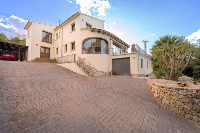 Chalet de 5 habitaciones en Llíber en venta con piscina garaje - 660.000 € (Ref: 9406683)