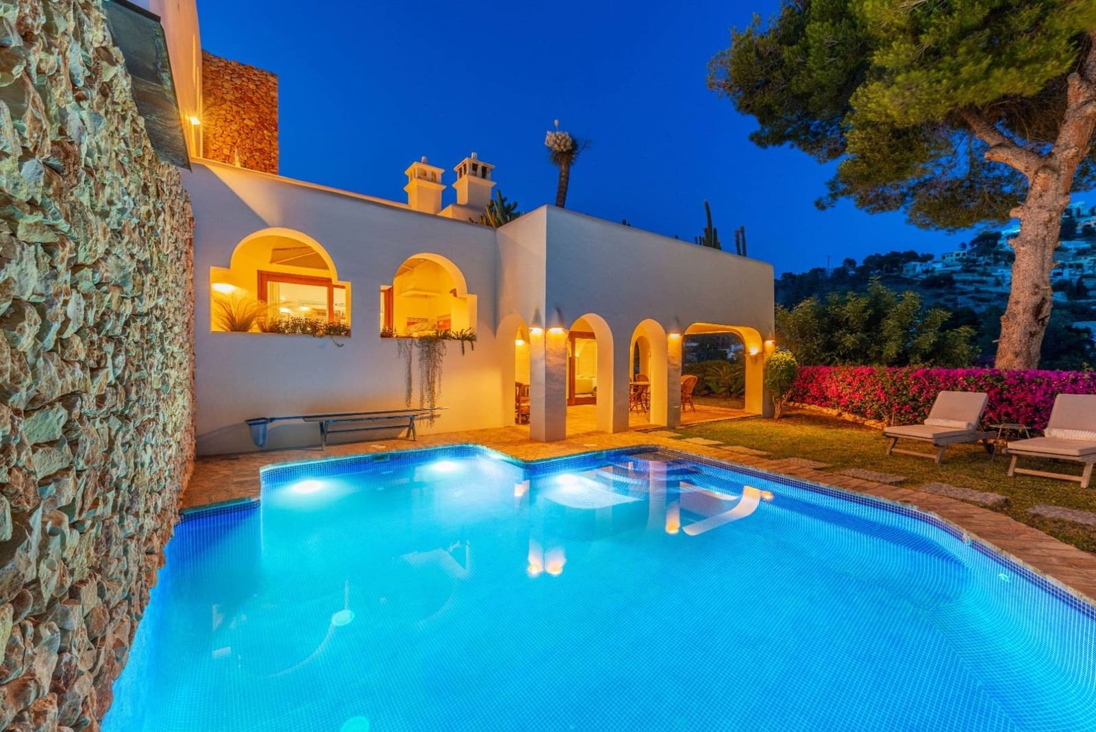 3 slaapkamer Villa te koop in Moraira met zwembad garage - € 1.995.000 (Ref: 9414035)