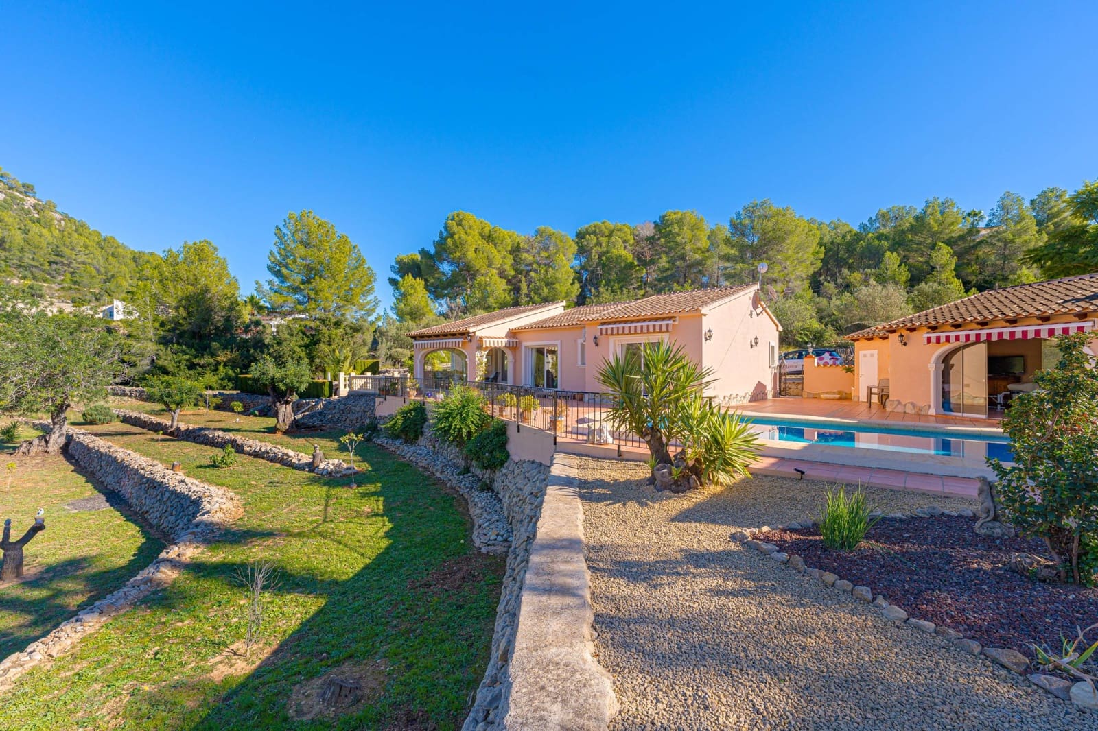 3 soveværelse Villa til salg i Lliber med swimmingpool - € 675.000 (Ref: 9425761)