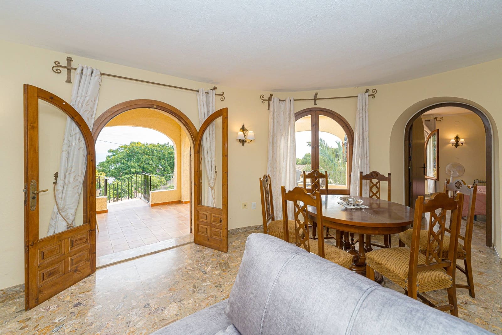 Villa/Maison de 5 chambres à louer à Benissa avec piscine - 3 500 € (Ref: 9462025)