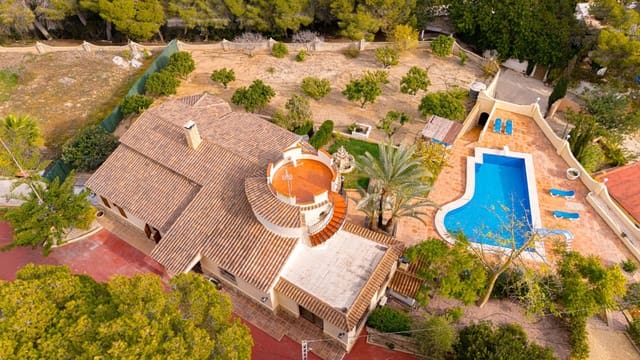 Villa/Maison de 5 chambres à louer à Benissa - 3 500 € (Ref: 9462025)