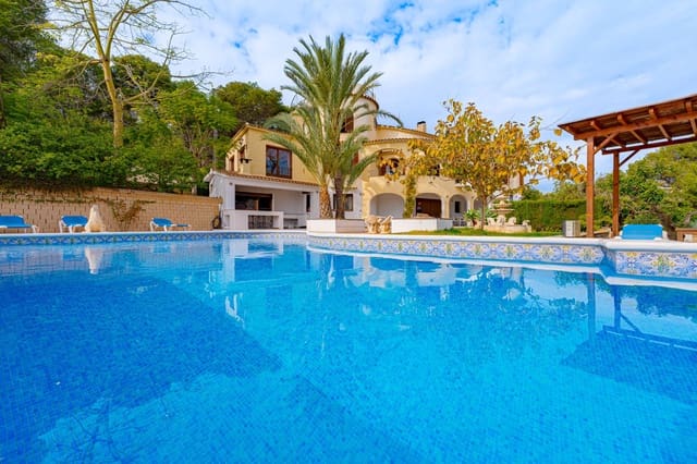 Villa/Maison de 5 chambres à louer à Benissa - 3 500 € (Ref: 9462025)