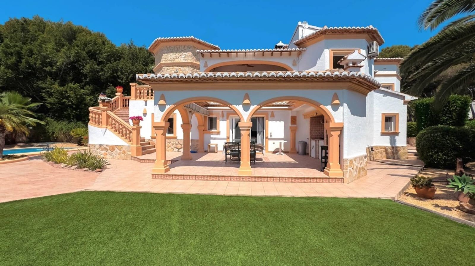 6 soveværelse Villa til salg i Moraira med swimmingpool - € 2.100.000 (Ref: 9533670)