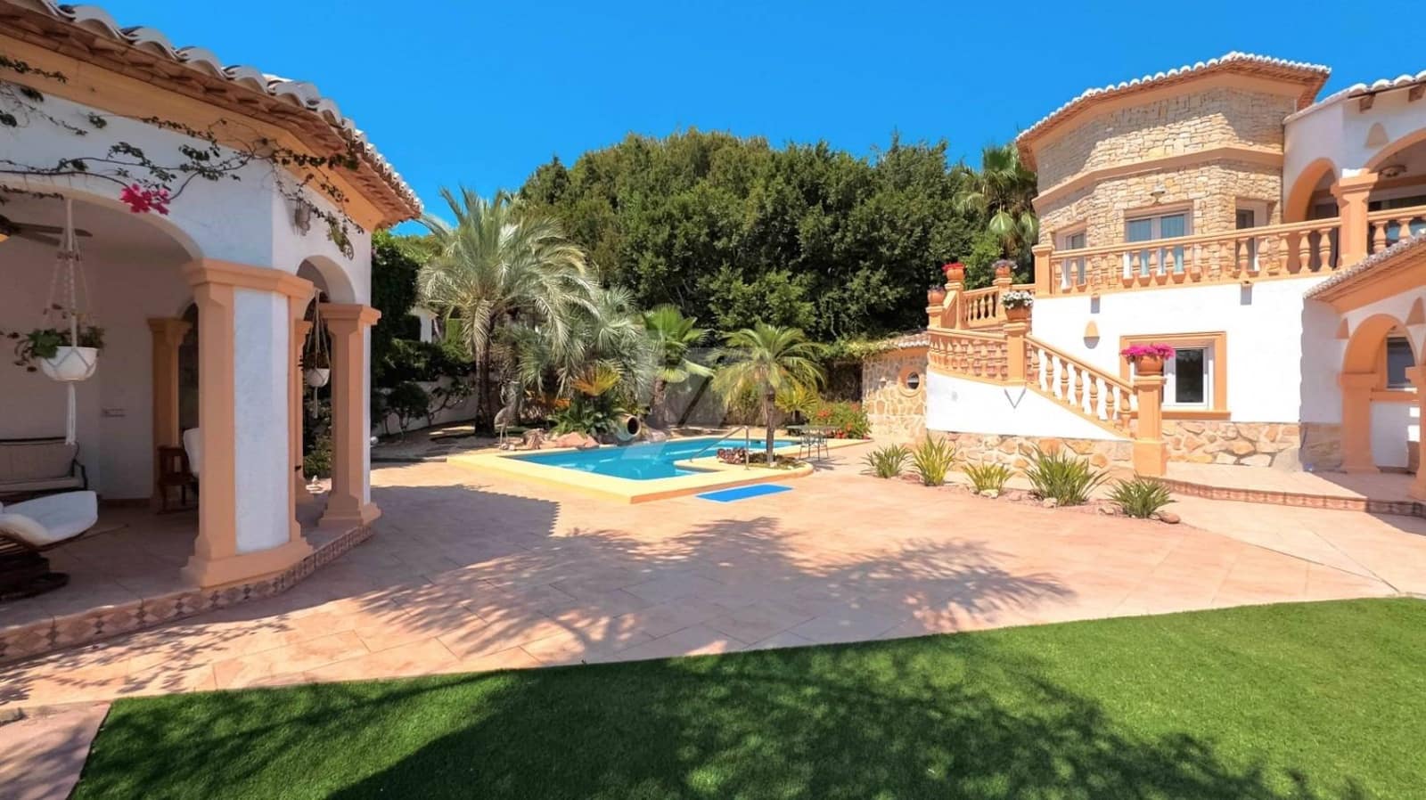 6 soveværelse Villa til salg i Moraira med swimmingpool - € 2.100.000 (Ref: 9533670)