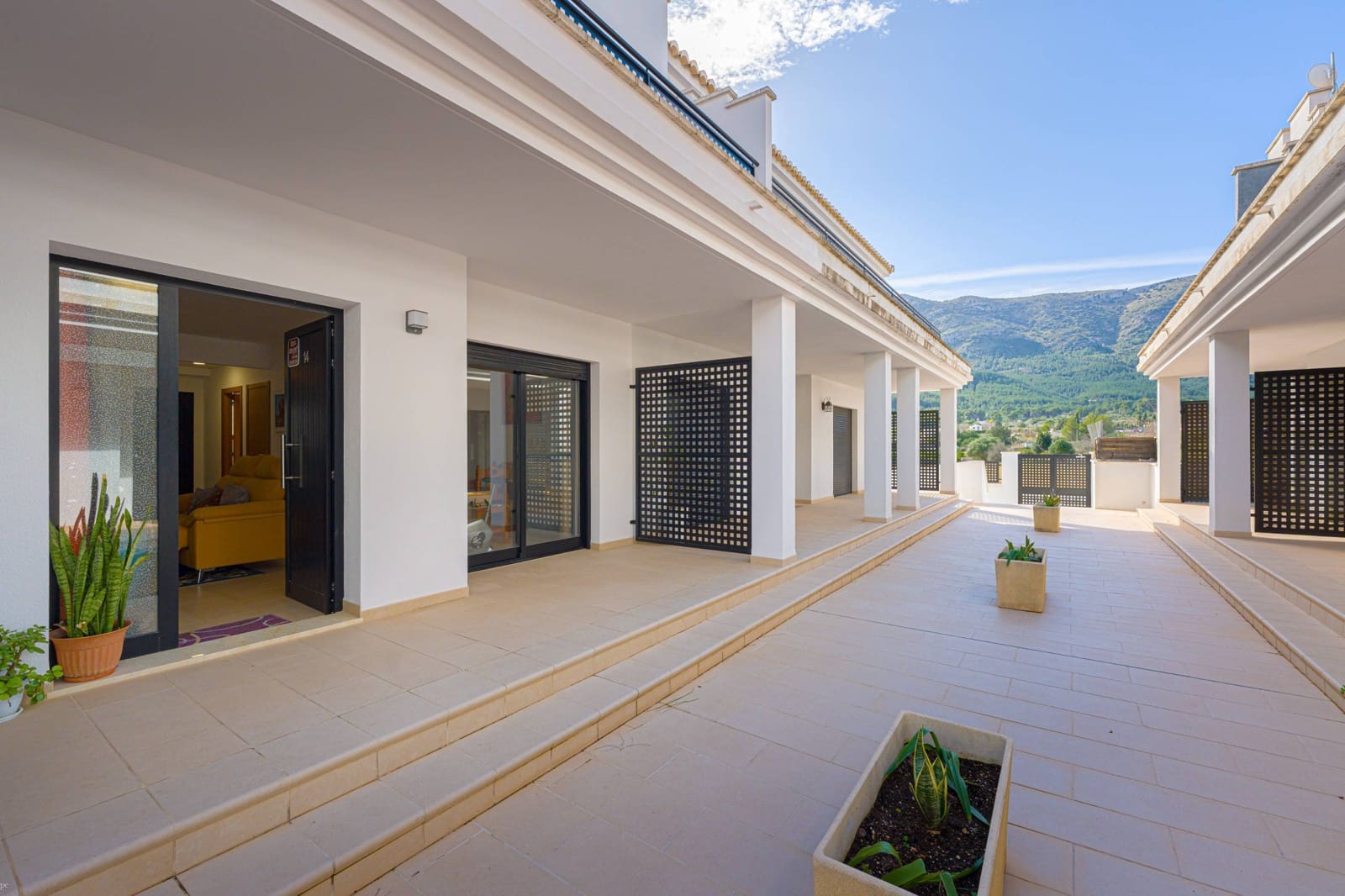 3 bedroom Terraced Villa for sale in Parcent with garage - € 210,000 (Ref: 9565117)