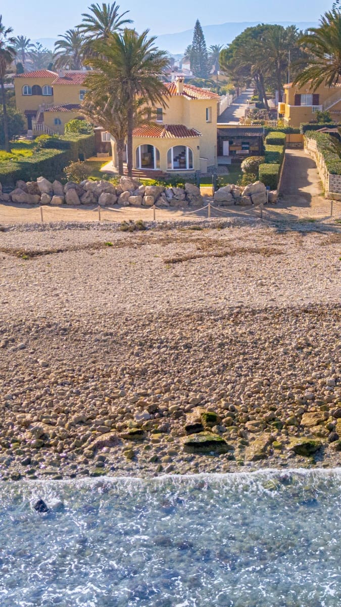 3 bedroom Villa for sale in Denia - € 799,500 (Ref: 9596058)