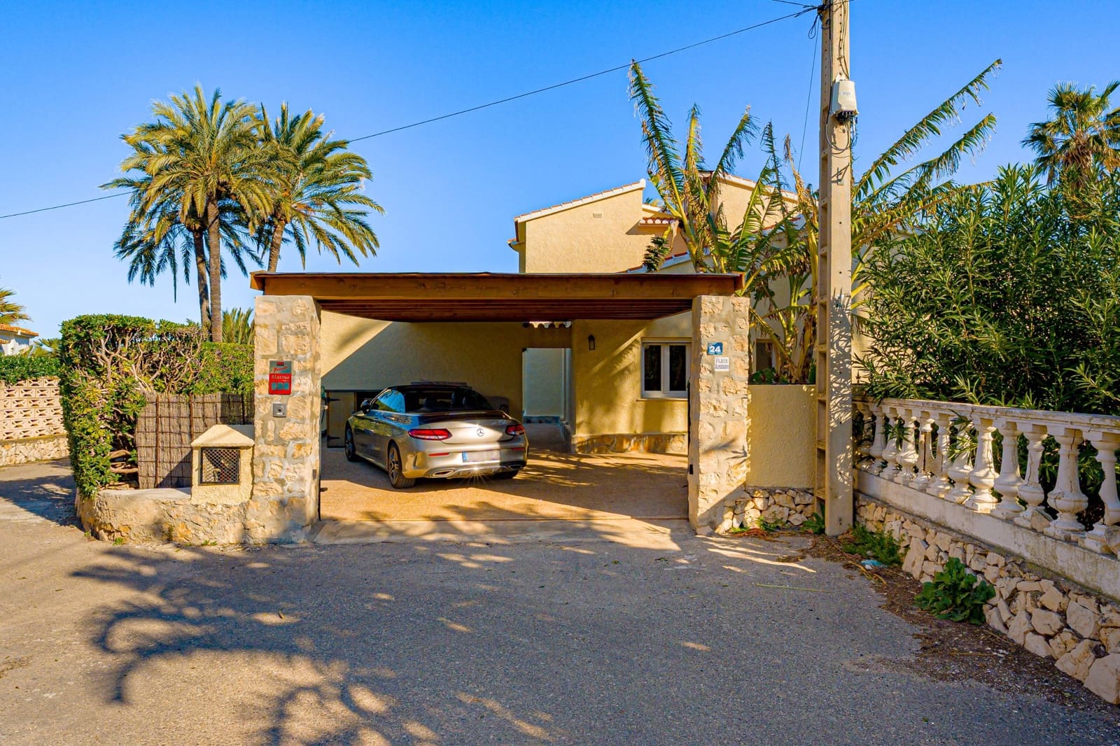 3 bedroom Villa for sale in Denia - € 799,500 (Ref: 9596058)