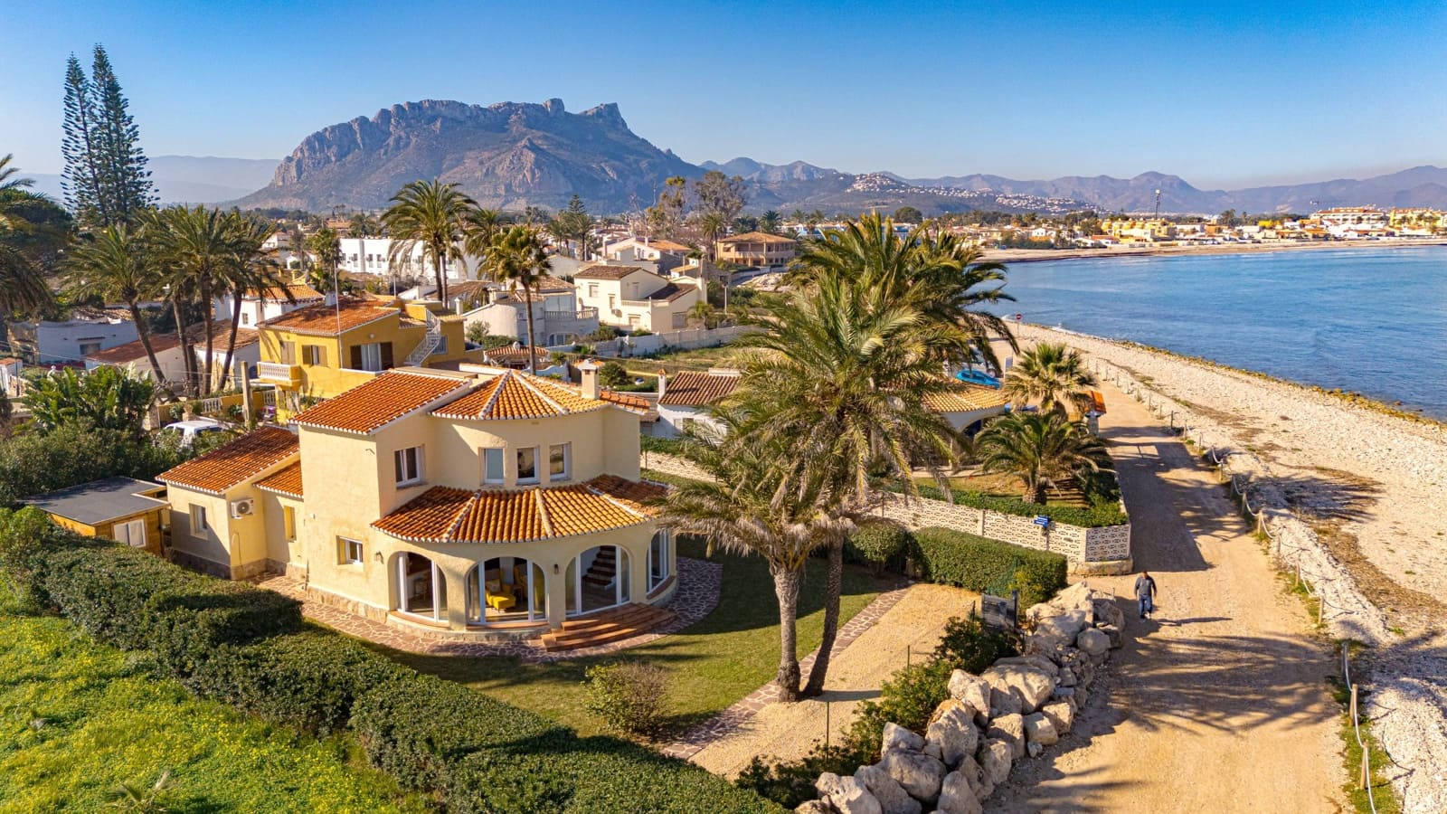 3 bedroom Villa for sale in Denia - € 799,500 (Ref: 9596058)