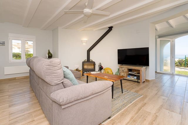 Chalet de 3 habitaciones en Dénia en venta - 693.000 € (Ref: 9596058)