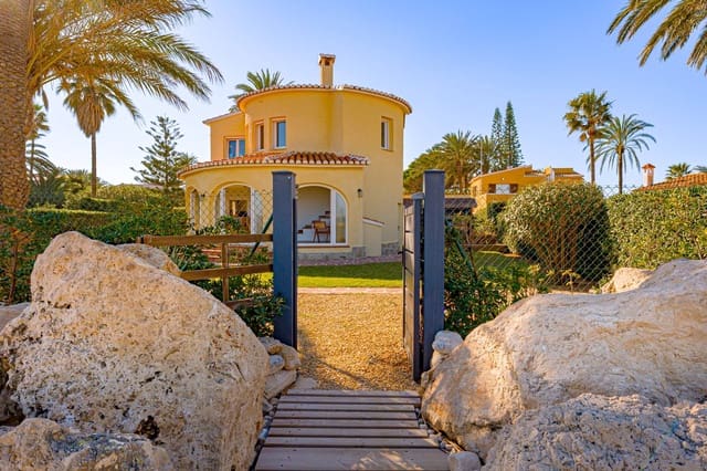 Chalet de 3 habitaciones en Dénia en venta - 693.000 € (Ref: 9596058)