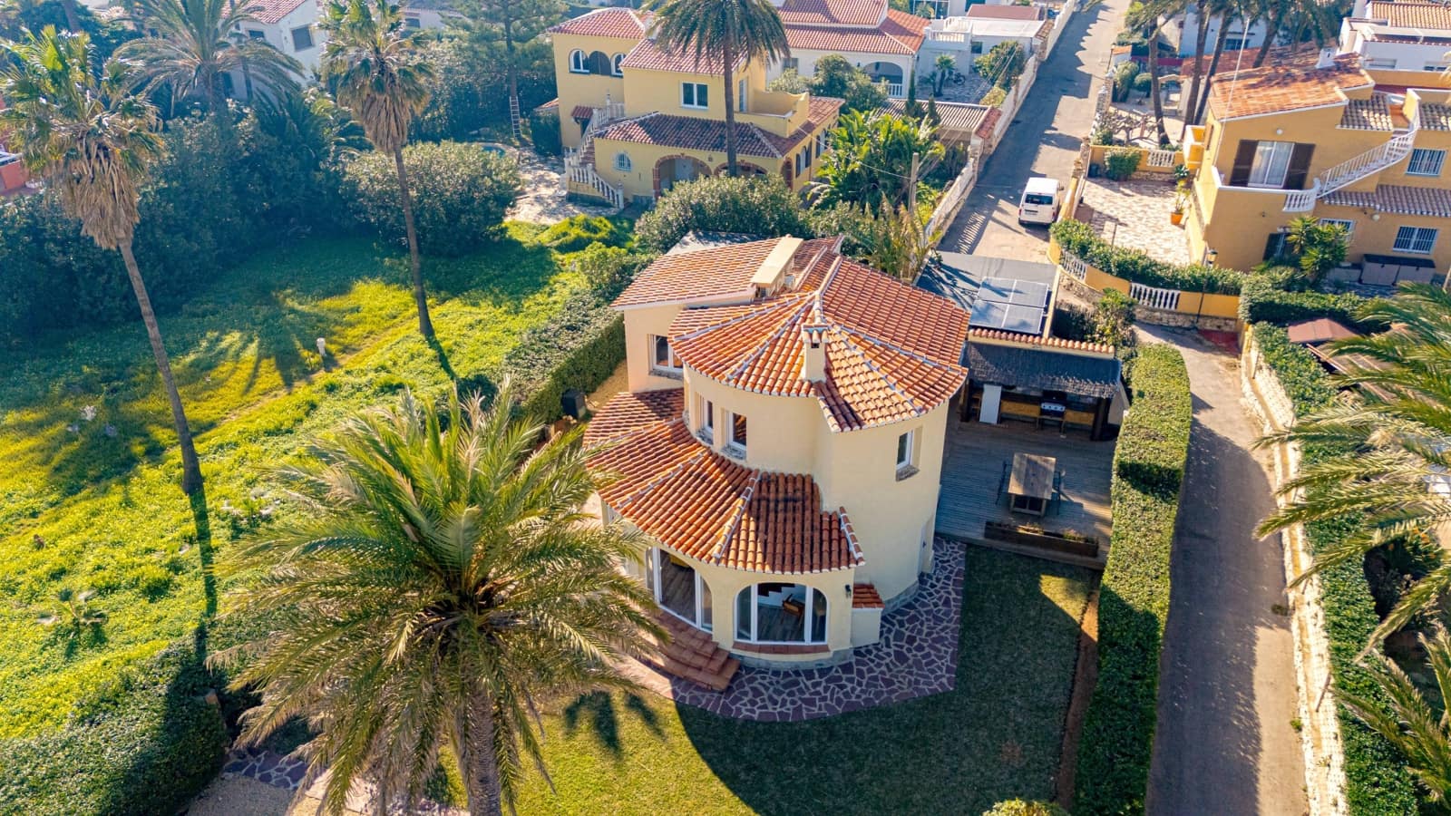 3 bedroom Villa for sale in Denia - € 693,000 (Ref: 9596058)