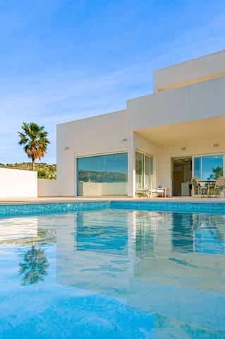 4 bedroom Villa for sale in Calpe / Calp with pool garage - € 1,380,000 (Ref: 9674150)
