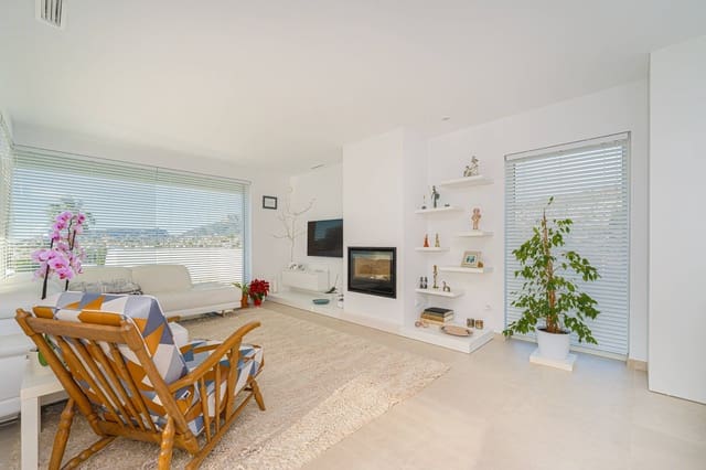 4 bedroom Villa for sale in Calpe / Calp with pool garage - € 1,380,000 (Ref: 9674150)
