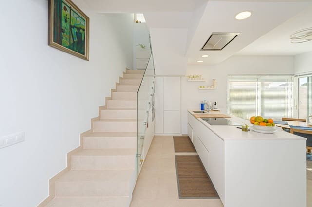 4 bedroom Villa for sale in Calpe / Calp with pool garage - € 1,380,000 (Ref: 9674150)