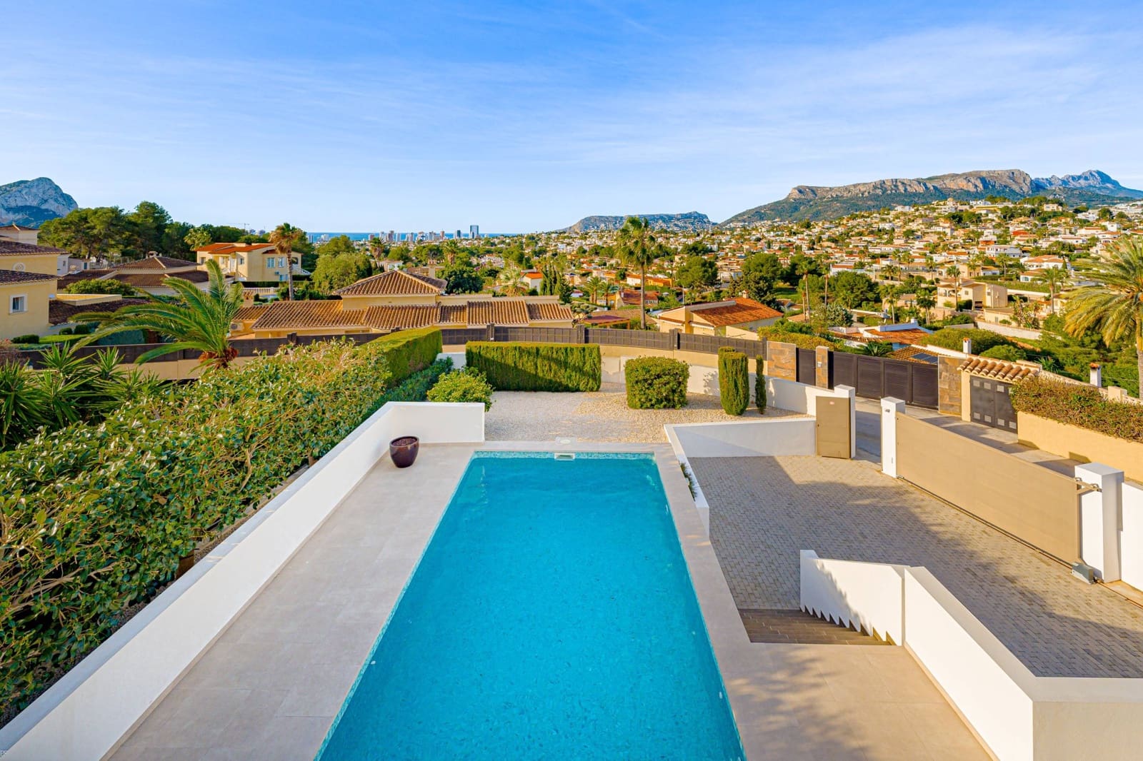 4 bedroom Villa for sale in Calpe / Calp with pool garage - € 1,380,000 (Ref: 9674150)