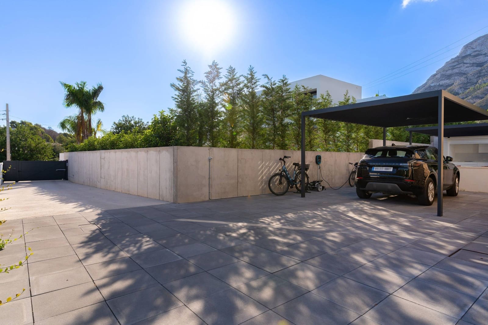 3 bedroom Villa for sale in Denia with pool - € 1,195,000 (Ref: 9732047)