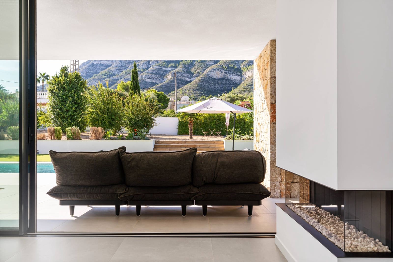 3 bedroom Villa for sale in Denia with pool - € 1,195,000 (Ref: 9732047)