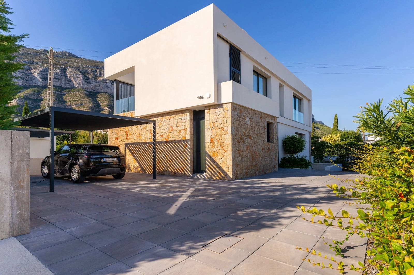 3 bedroom Villa for sale in Denia with pool - € 1,195,000 (Ref: 9732047)