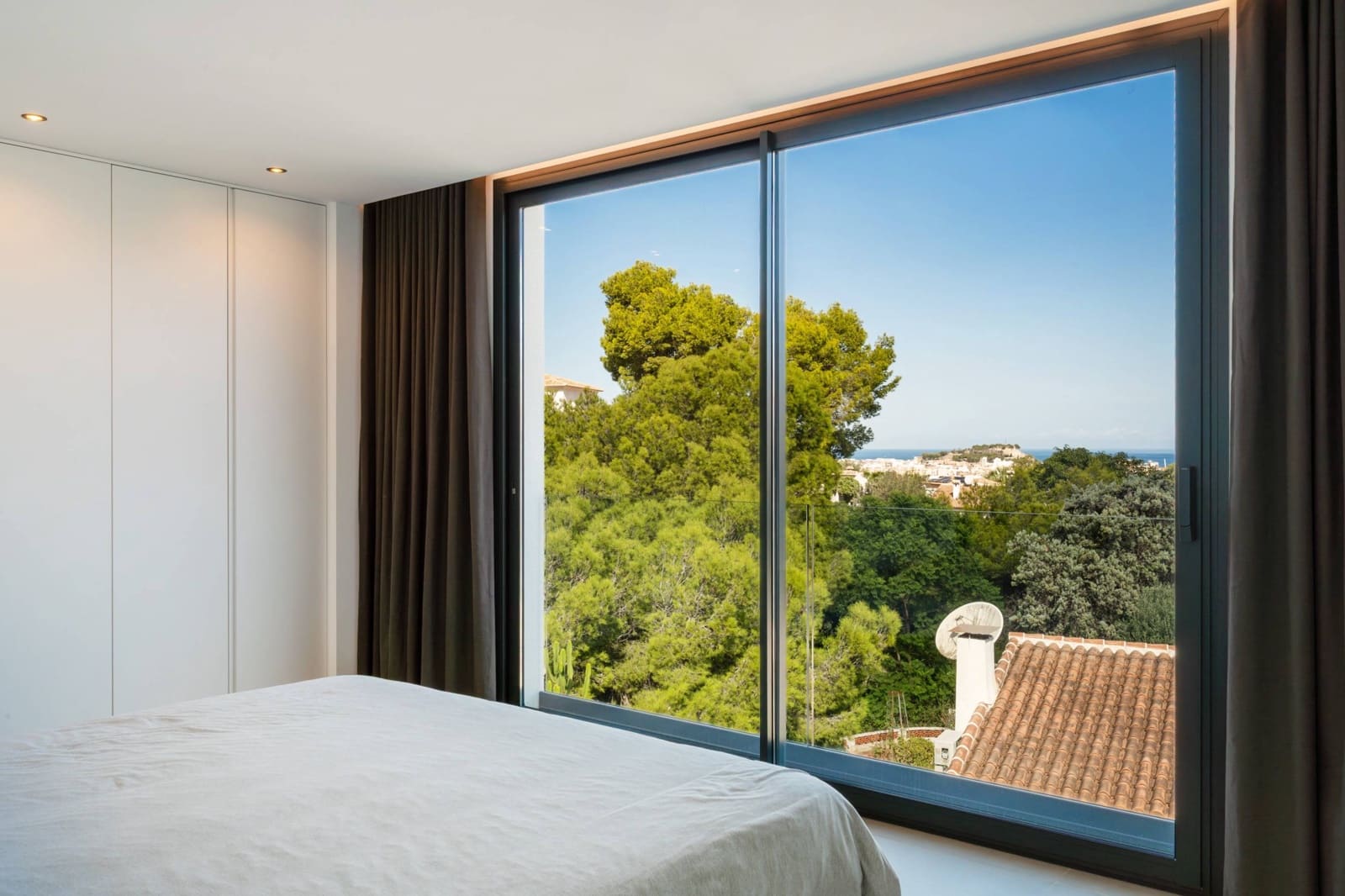 3 bedroom Villa for sale in Denia with pool - € 1,195,000 (Ref: 9732047)