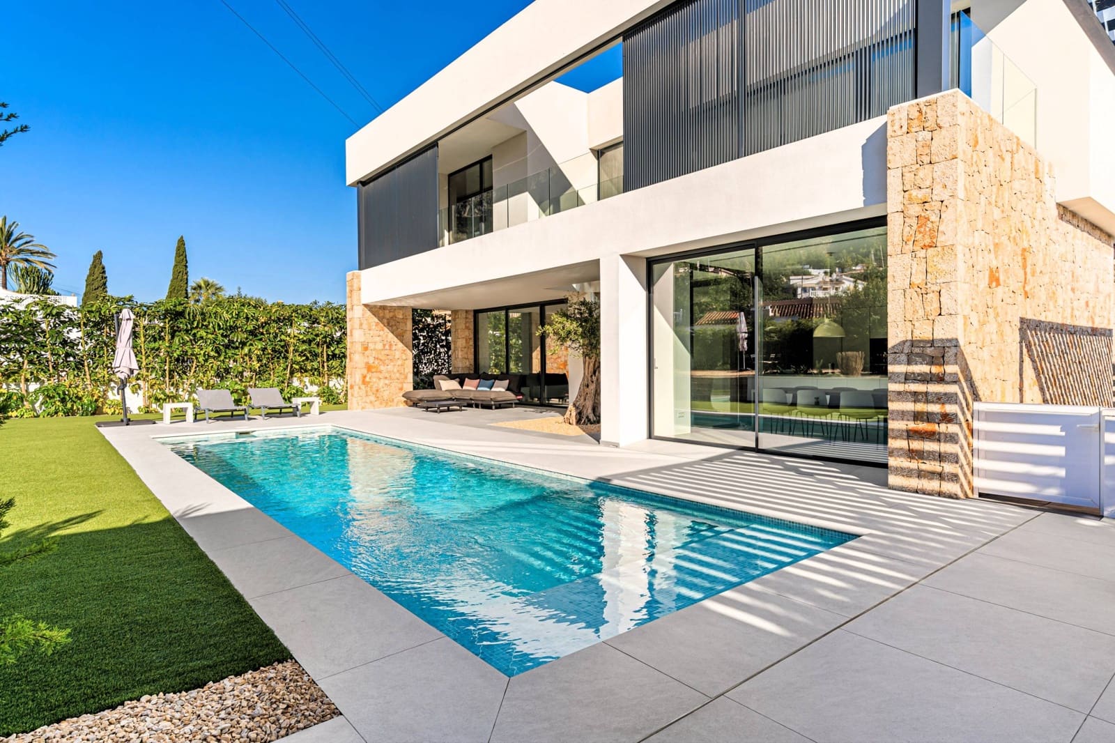 3 bedroom Villa for sale in Denia with pool - € 1,195,000 (Ref: 9732047)