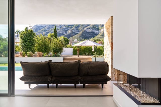 3 soveværelse Villa til salg i El Montgó, Dénia med swimmingpool - € 1.195.000 (Ref: 9732047)