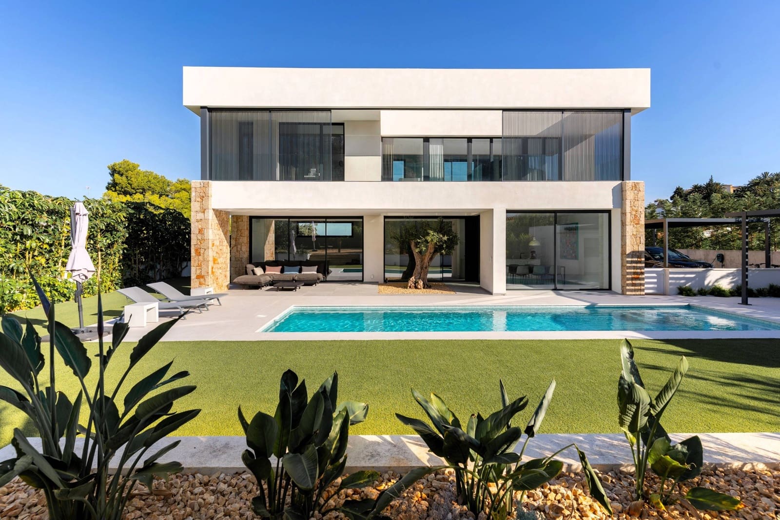 3 bedroom Villa for sale in Denia with pool - € 1,195,000 (Ref: 9732047)