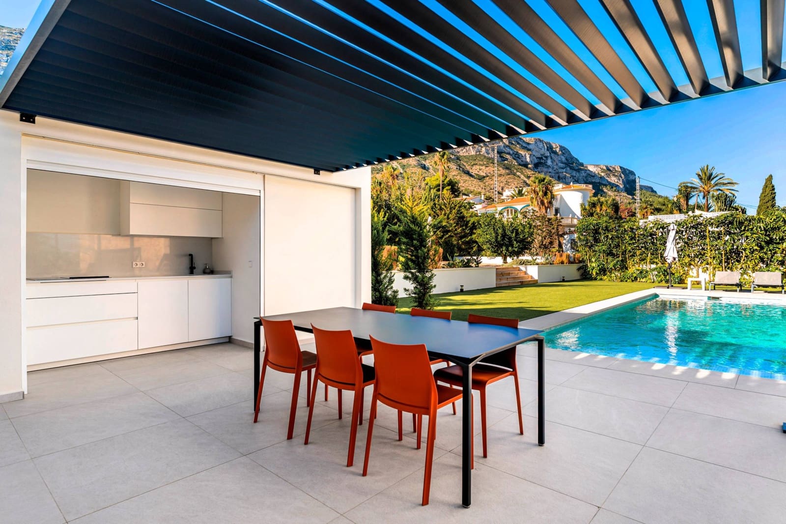 3 bedroom Villa for sale in Denia with pool - € 1,195,000 (Ref: 9732047)