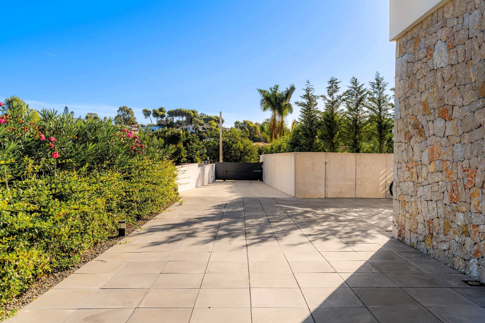 3 bedroom Villa for sale in Denia with pool - € 1,195,000 (Ref: 9732047)