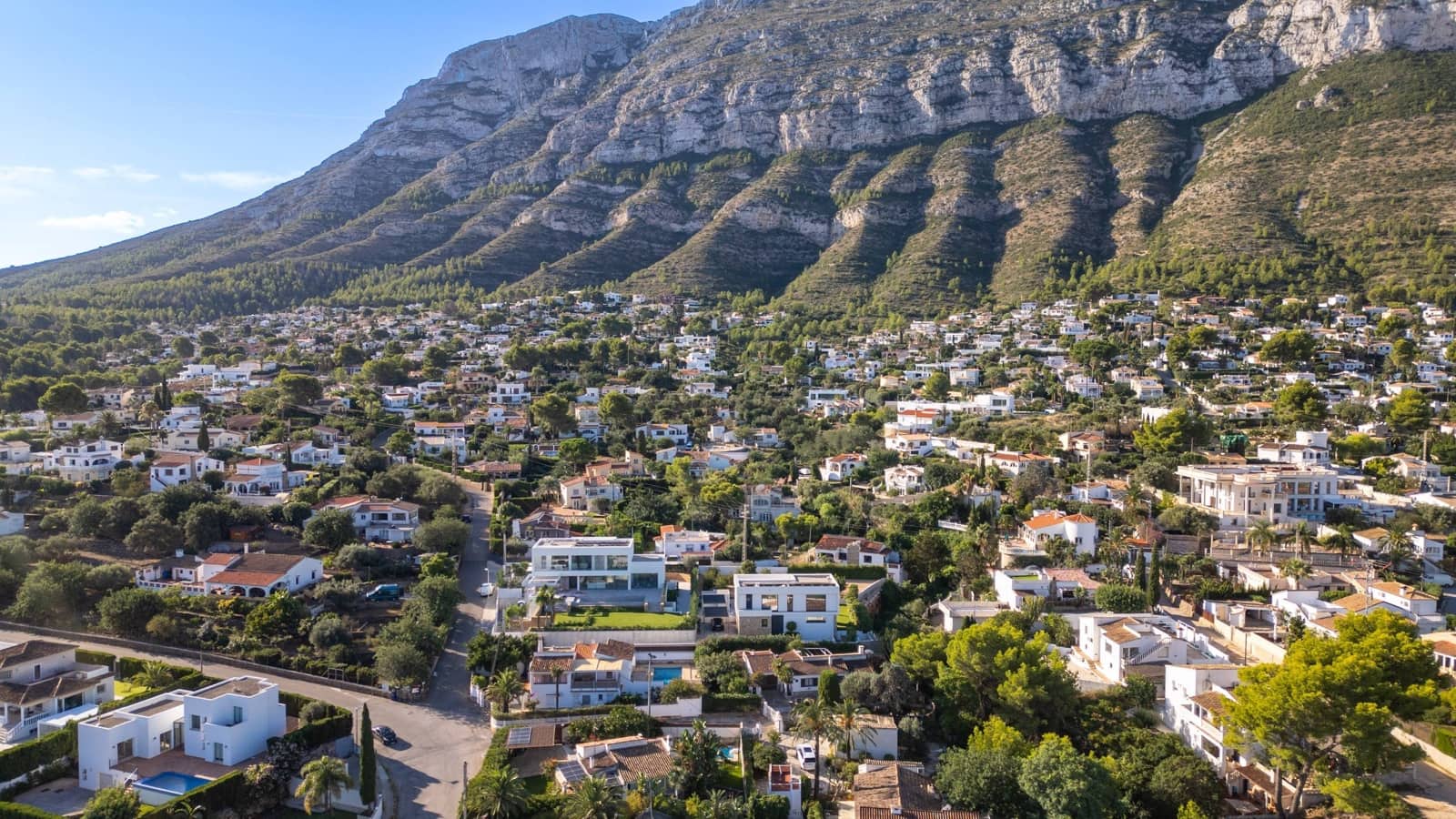 3 bedroom Villa for sale in Denia with pool - € 1,195,000 (Ref: 9732047)