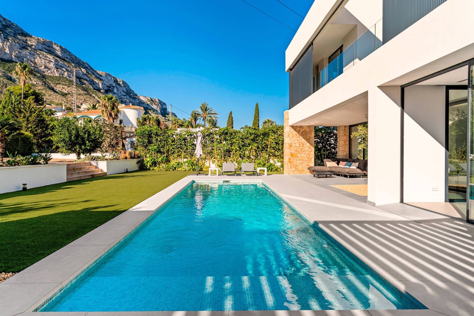 3 bedroom Villa for sale in Denia with pool - € 1,195,000 (Ref: 9732047)