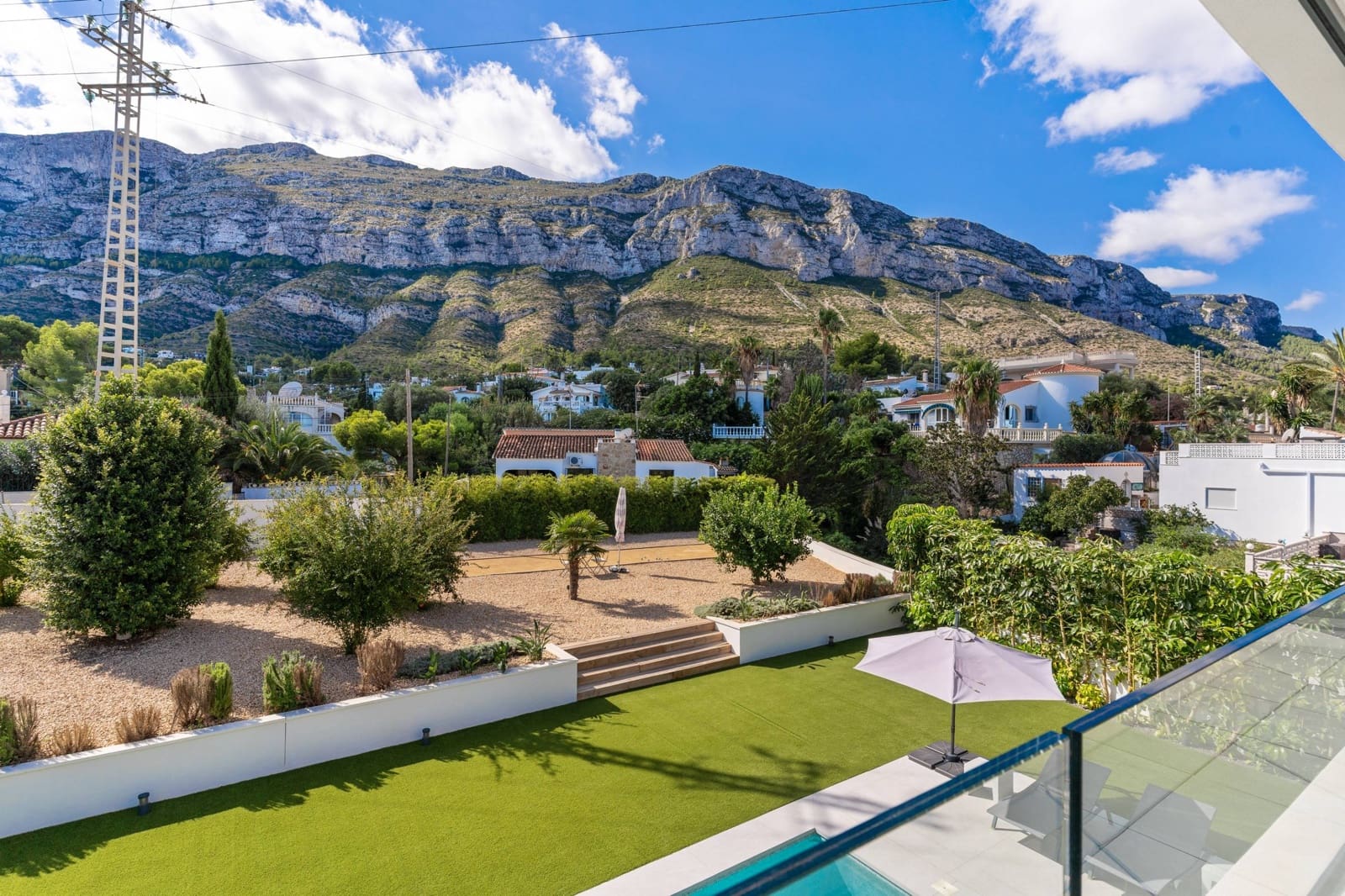 3 bedroom Villa for sale in Denia with pool - € 1,195,000 (Ref: 9732047)