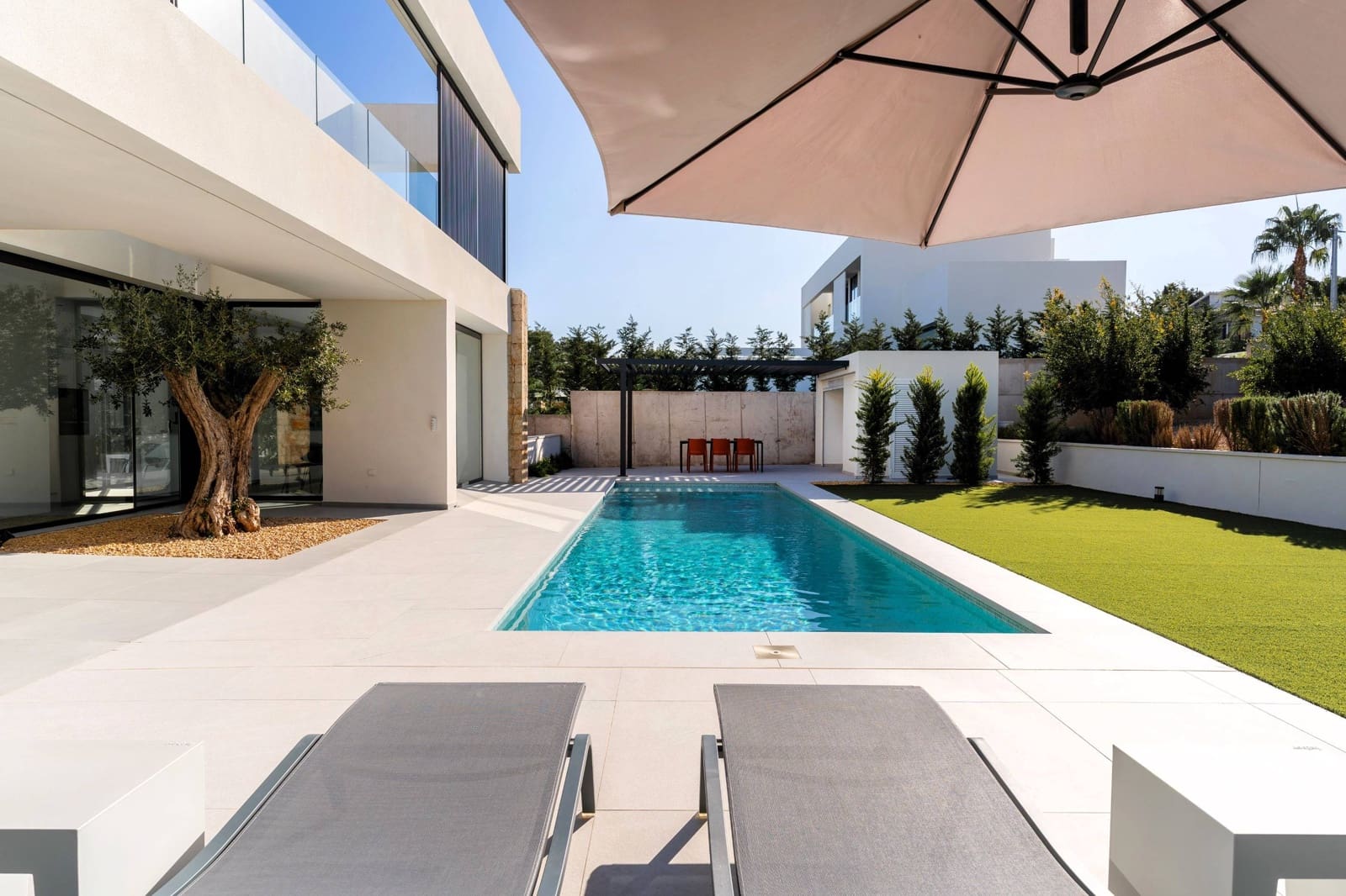 3 bedroom Villa for sale in Denia with pool - € 1,195,000 (Ref: 9732047)