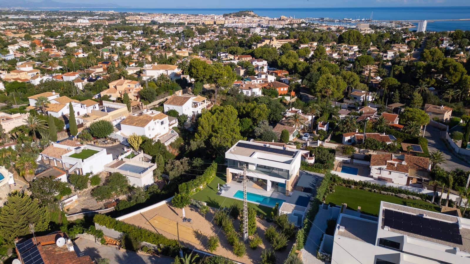 3 bedroom Villa for sale in Denia with pool - € 1,195,000 (Ref: 9732047)