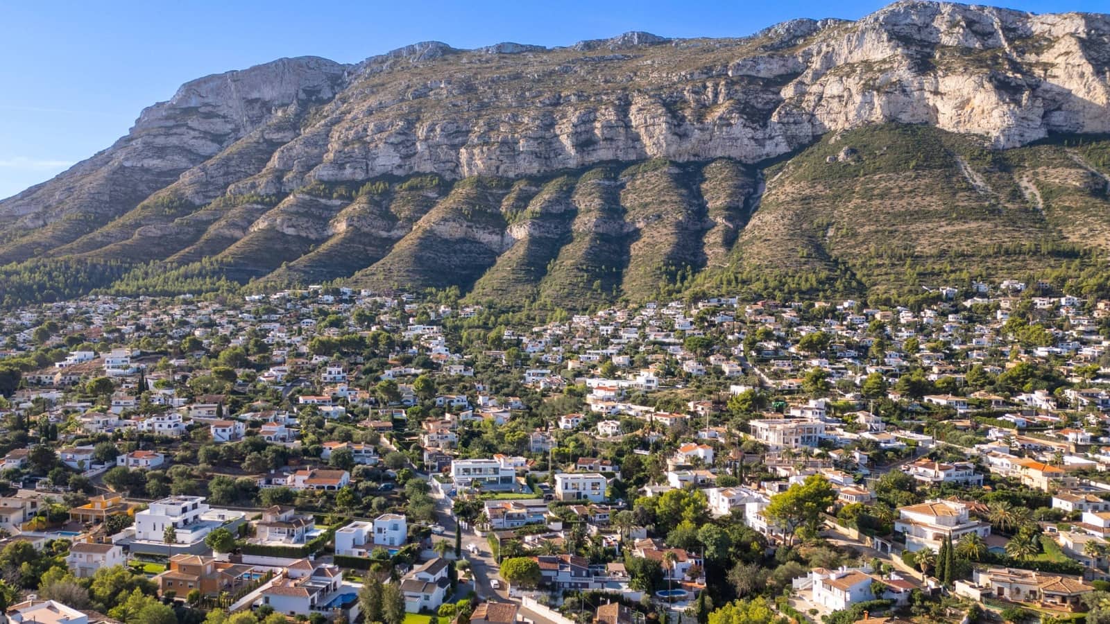 3 bedroom Villa for sale in Denia with pool - € 1,195,000 (Ref: 9732047)