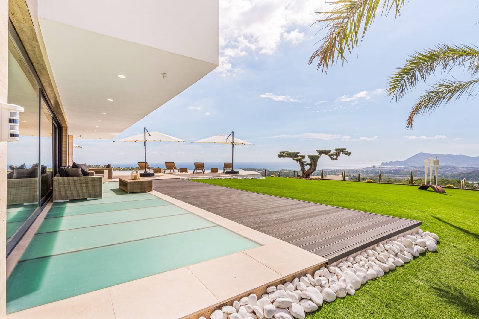 6 bedroom Villa for sale in Altea la Vella with pool - € 5,595,000 (Ref: 9732048)