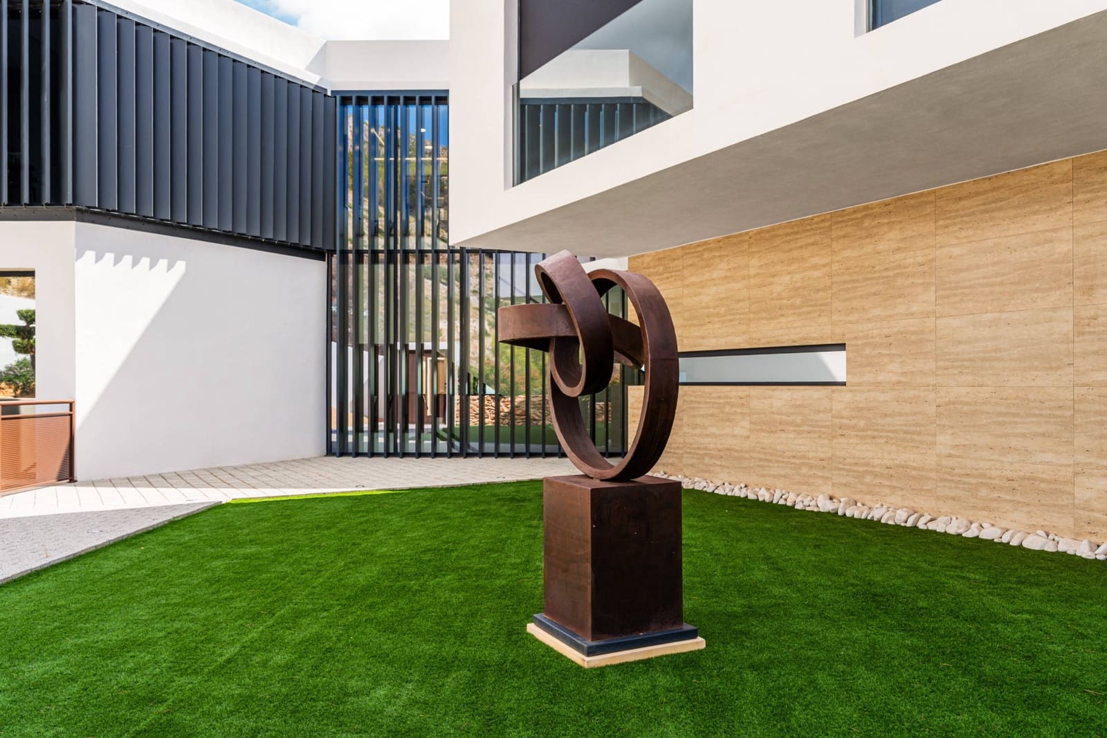 6 bedroom Villa for sale in Altea la Vella with pool - € 5,595,000 (Ref: 9732048)