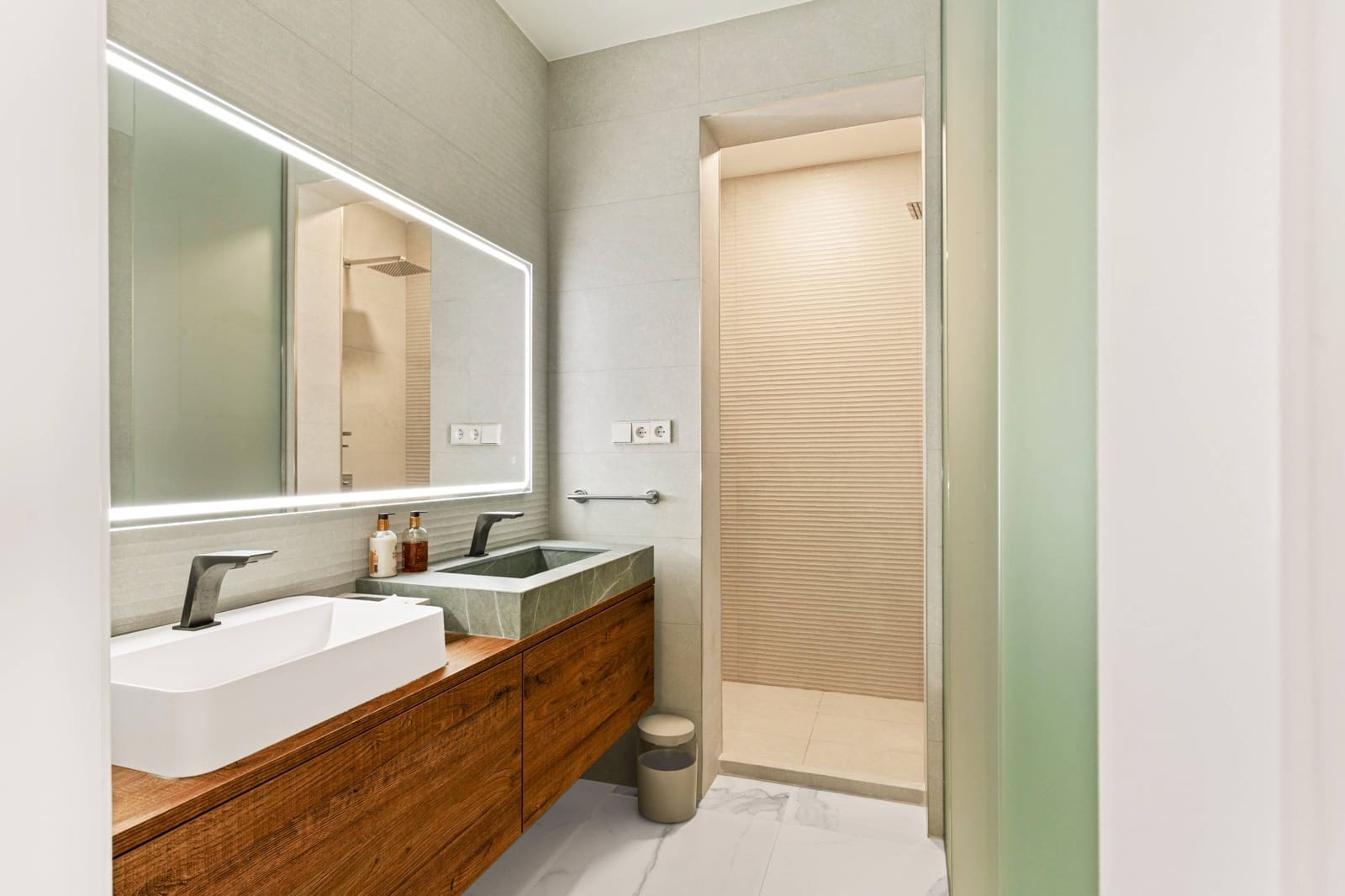 6 bedroom Villa for sale in Altea la Vella with pool - € 5,595,000 (Ref: 9732048)