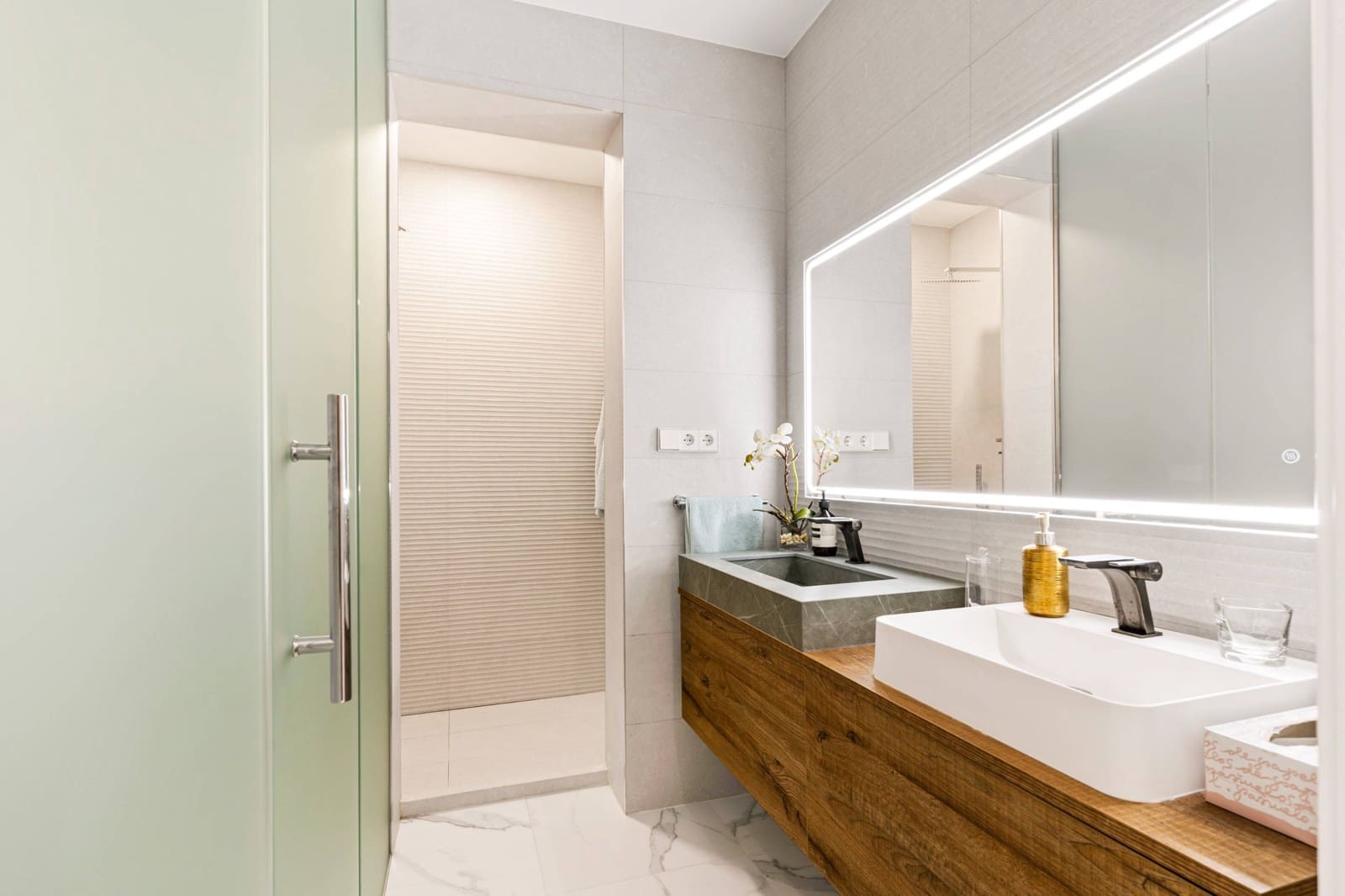 6 bedroom Villa for sale in Altea la Vella with pool - € 5,595,000 (Ref: 9732048)