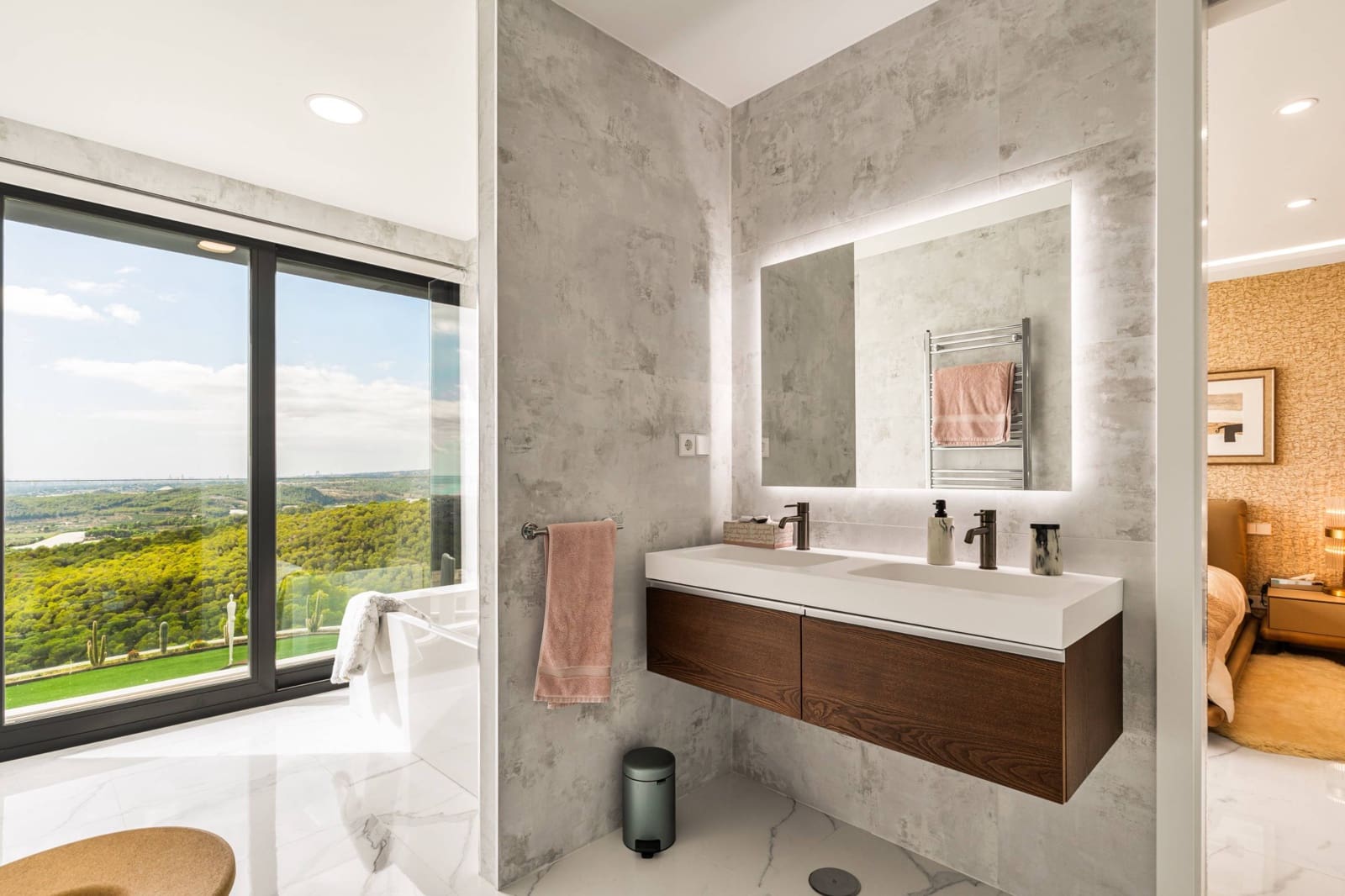 6 bedroom Villa for sale in Altea la Vella with pool - € 5,595,000 (Ref: 9732048)