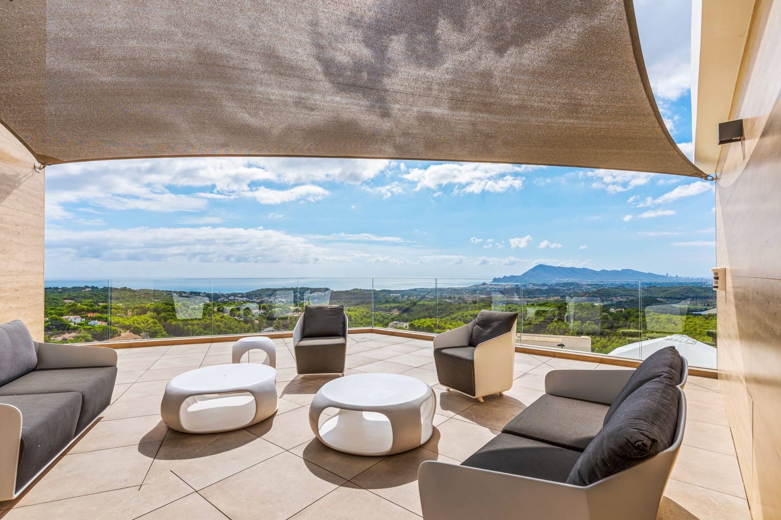 6 bedroom Villa for sale in Altea la Vella with pool - € 5,595,000 (Ref: 9732048)