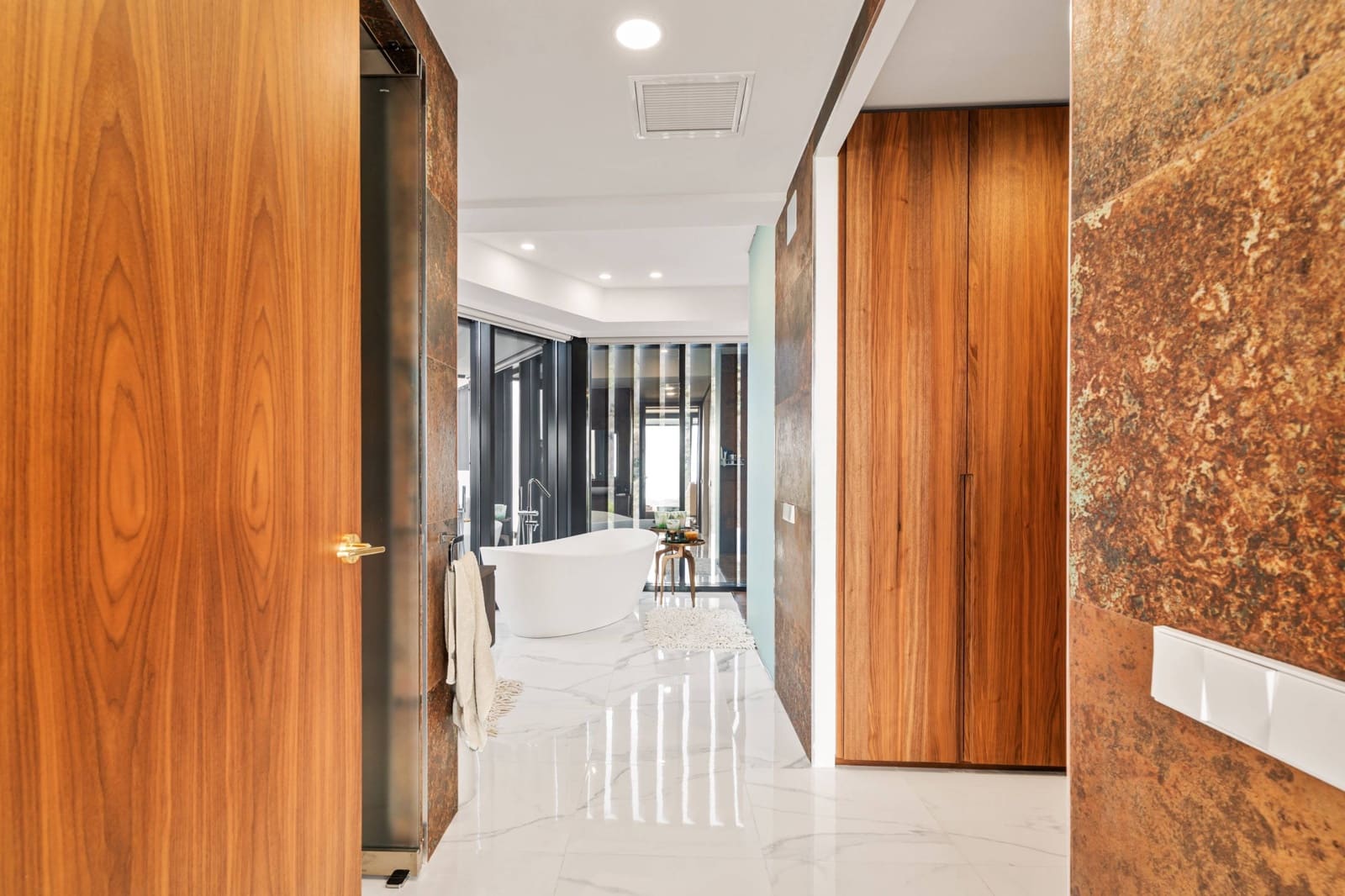 6 bedroom Villa for sale in Altea la Vella with pool - € 5,595,000 (Ref: 9732048)